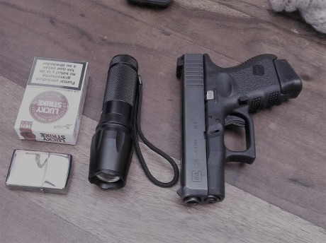 Saludos compañeros,

Pongo a la venta (o cambio) muy a mi pesar, esta preciosa Glock 26. Ya que he adquirido 40