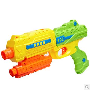 Pues eso, 600 lereles por llevar una pistola de bolitas en el coche. Vale que la actitud era sospechosa, 150