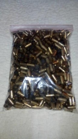 Hola vendo 600 vainas del 38 de un tiro regalo 100 mas 40 euros y vendo 800 vainas del 9 con uno y  dos 12