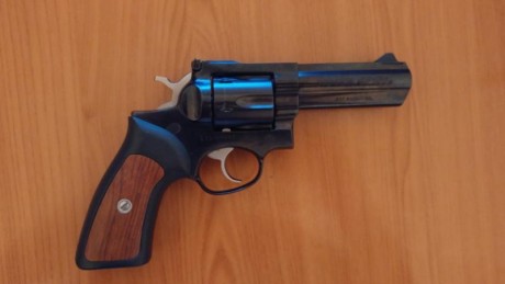 Buenas! 

Como dije en mi presentación soy PN, por lo que tengo una HK USP Compact de dotación. 

Como 70