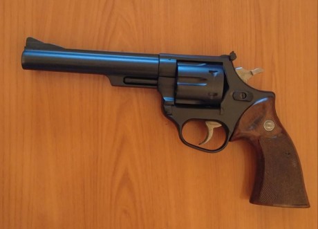Buenas! 

Como dije en mi presentación soy PN, por lo que tengo una HK USP Compact de dotación. 

Como 80