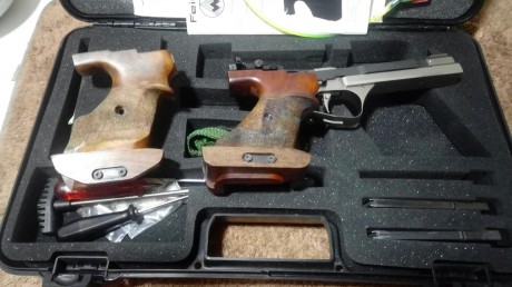 Un amigo vende esta súper conocida
pistola Feinwerkbau AW 93 con poco
uso con dos cachas
   VENDIDA   10