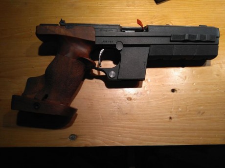 Se vende hammerli 280 en perfecto estado con maletin original  contrapesos llaves 2 cargadores y cazavainas. 01