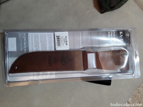 Buenas vendo este Ka-bar original 
Precio 80 envio incluido 
También puedo cambiar por bayoneta o casco 01