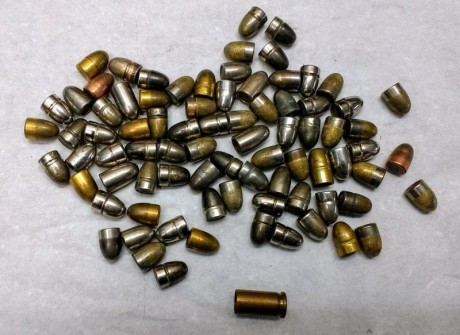 Vendo dies Lee calibre 32acp, 7,65 mm. Prácticamente nuevos., Les falta el Shell holder. Regalo algunas 01