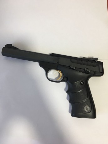 Se vende browning del 22lr  por 250 euros más portes. Se vende para financiar la compra de una walter 10