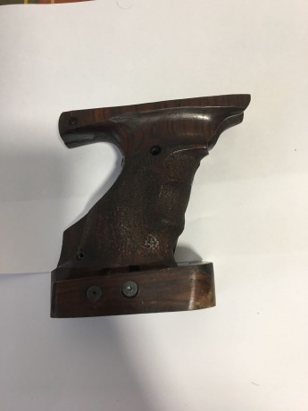 Se vende browning del 22lr  por 250 euros más portes. Se vende para financiar la compra de una walter 22