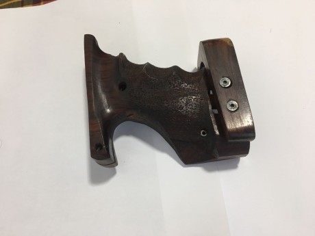 Se vende browning del 22lr  por 250 euros más portes. Se vende para financiar la compra de una walter 20