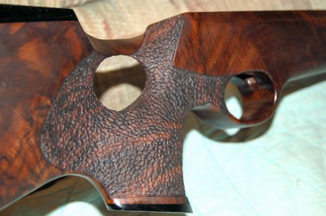 tengo una pardini que le he puesto una cacha copiada de mi match guns y es una pasada pero donde puedo 30