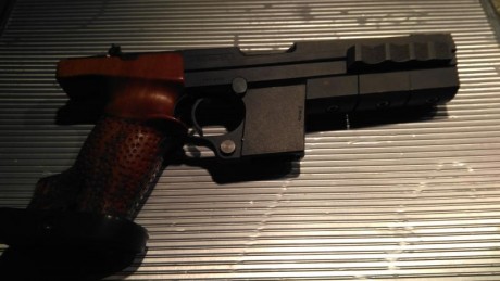 Se. Vende hamerli 280 calibre 32 . Con los contrapesos que lleva puestos y 1 solo cargador. Funciona perfectamente 01