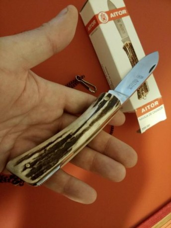 Remito fotos.
Galax madera 150€
Comando con siñ
telleiro@gmail.com 01