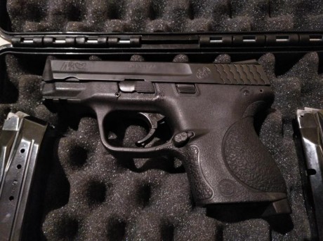 380€
En muy buen estado.
Se vende con 2 cargadores, ambos con suplemento para mejor agarre.
Regalo maletín.
S&W 01
