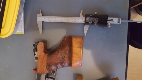 Se vende feinwerkbau aw 93 en perfecto estado, todos los accesorios originales, perfecta para zurdo. 
 22