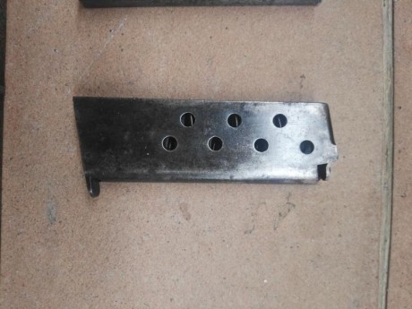 Hola vendo estos tres cargadores de Astra 400 del calibre 9mm Largo.

VENDIDOS 01