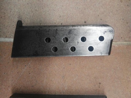 Hola vendo estos tres cargadores de Astra 400 del calibre 9mm Largo.

VENDIDOS 00