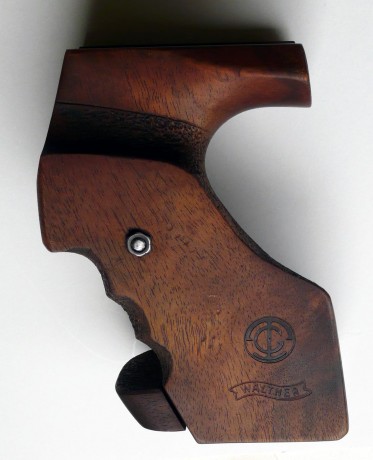 Se vende cacha para walther GSP, es de las de tornillo de fijación inferior (no incluido en la cacha), 01