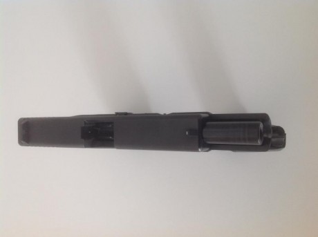 Vendo Glock 19 tercera generación, en perfecto estado, con unos 500 disparos. Se incluyen complementos. 00