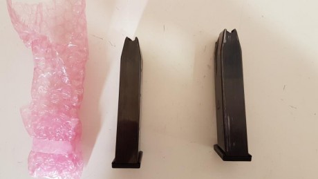 Vendo 2 cargadores Sig-Sauer originales de 17 Cartuchos.
Uno nuevo a estrenar, 60€ mas envío.
Otro usado, 00