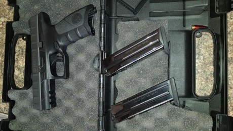 Se vende Beretta APX con aproximadamente 200 disparos por cambio de modalidad, se vende junto a armero 00