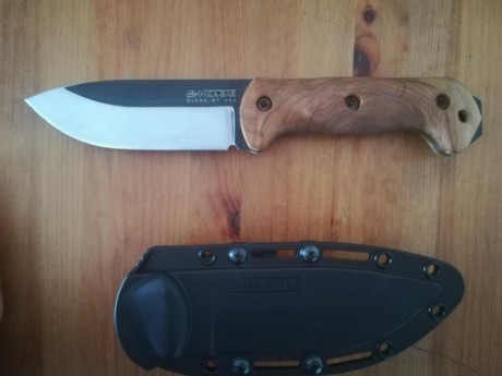 hola buenas vendo ka bar bk2 modificado trae un filo convexo y las cachas son hechas en raiz de olivo 02