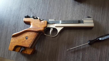 Se vende feinwerkbau aw 93 en perfecto estado, todos los accesorios originales, perfecta para zurdo. 
 60