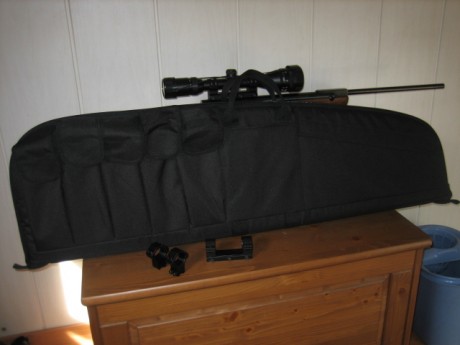 Vendo Funda Uncle Mike´s para carabinas de hasta 1 metro con visor montado.

Precio: 40€ 01