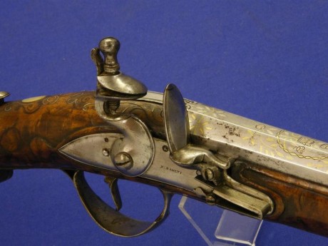 Voy a colocar unas fotos de un arma larga alemana de llave de mecha del siglo XVI. 160