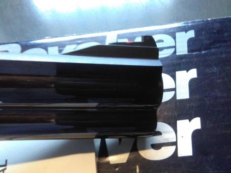 Hola.
Vendo revólver S&W 586 serie3 de 6 pulgadas de cañón.
El punto de mira está modificado .
El 01