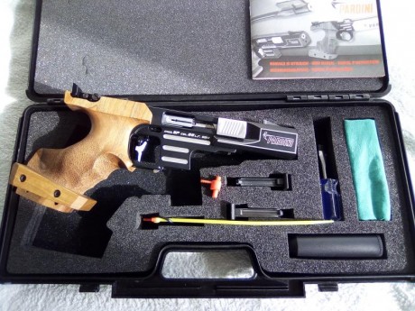 comprada 20.03. 2017 . Pistola esta en garantia, he tirado solo una competencia año pasado .Por mala suerte 02