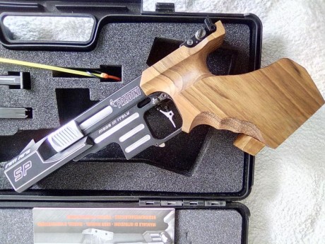 comprada 20.03. 2017 . Pistola esta en garantia, he tirado solo una competencia año pasado .Por mala suerte 01