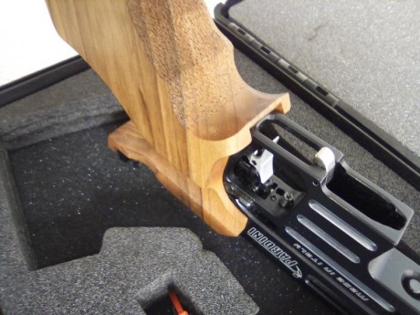 comprada 20.03. 2017 . Pistola esta en garantia, he tirado solo una competencia año pasado .Por mala suerte 00