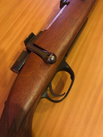 Buenos días a todos,

Vendo este rifle de la marca voere en cal 375h&h. Se encuentra en un estado 00