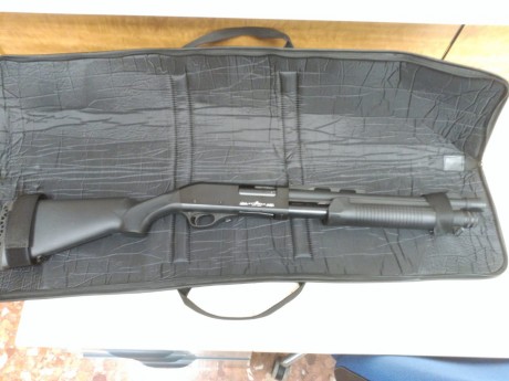 HOLA. VENDO LA ESCOPETA STINGER TACTICAL 1206 DE 4+1 CON FUNDA PARA TRANSPORTE POR 275 EUROS. HA DISPARADO 00
