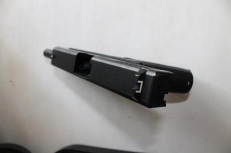 Por cese de actividad Vendo  Glock 19   3ª Generación con apenas 3 cajas de munición tiradas .

    -Retenida 10