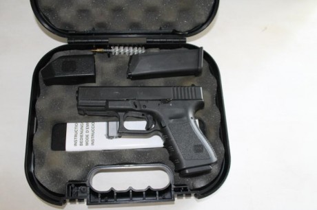 Por cese de actividad Vendo  Glock 19   3ª Generación con apenas 3 cajas de munición tiradas .

    -Retenida 20