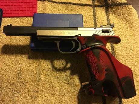 un compañero del club Vende una hamerli x-esse sport calibre 22 lr muy cuidada.
El arma esta en castellon.El 00