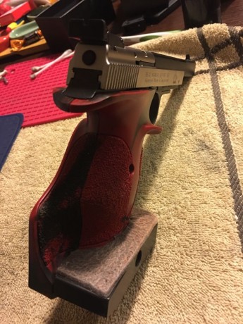 un compañero del club Vende una hamerli x-esse sport calibre 22 lr muy cuidada.
El arma esta en castellon.El 11