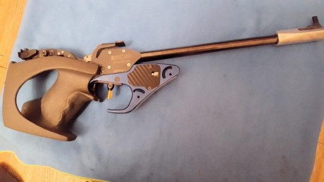Vendo pistola libre match guns mg5E, cacha de zurdo adaptada talla M y cacha de diestro talla S, maleta, 01