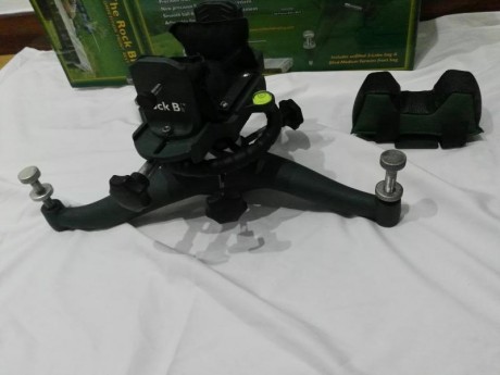 Buenos días,

Vendo Torreta Caldwell Rock BR
Prácticamente nueva sin apenas uso.
Dispone de dos saquetes 01