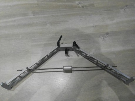 Buenos días,

Vendo bípode nuevo nunca se llegó a montar,se compró para carabina del 22 pero al final 01