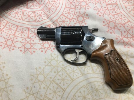 Vendo mi revolver Astra 680 con cachas originales de madera y anaromicas de goma de la marca Astraz. (220€)

La 01