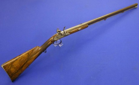Voy a colocar unas fotos de un arma larga alemana de llave de mecha del siglo XVI. 61