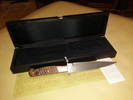 Vendo replica de cuchillo de combate de trinchera alemán de la I y II guerra mundial  , fabricado por 01