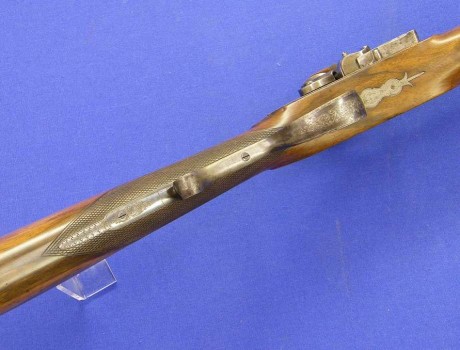 Voy a colocar unas fotos de un arma larga alemana de llave de mecha del siglo XVI. 81