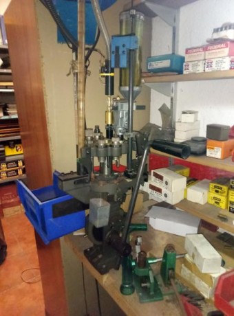 Vendo prensa Dillon RL-1050 completa con accesorios:
                  -Tolva para vainas + Tolva para 00