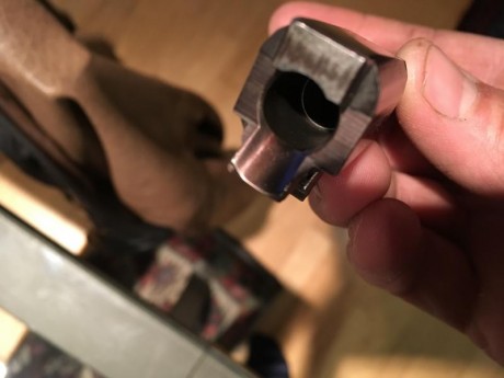 Vendo esta excelente pistola con dos cargadores y varios repuestos(aguja percutor , muelles , etc)es bitono 131