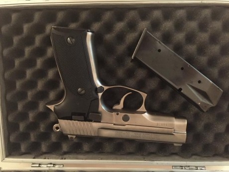 Vendo Astra A100 en acero inoxidable.
Funciona a la perfección y muy bien cuidada.
Dos cargadores de 17 01