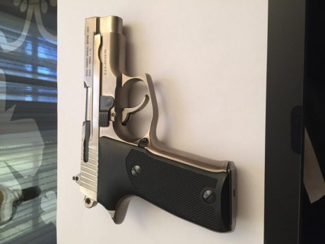 Vendo Astra A100 en acero inoxidable.
Funciona a la perfección y muy bien cuidada.
Dos cargadores de 17 40