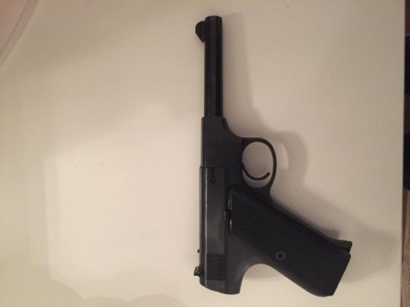 Vendo Norinco M93 en calibre 22 lr
Es una copia de la Colt Woodsman
Funciona perfectamente, totalmente 12