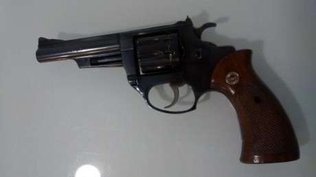 Se vende revolver astra del calibre 22LR en buen estado.
100€ + portes.

Un saludo 00